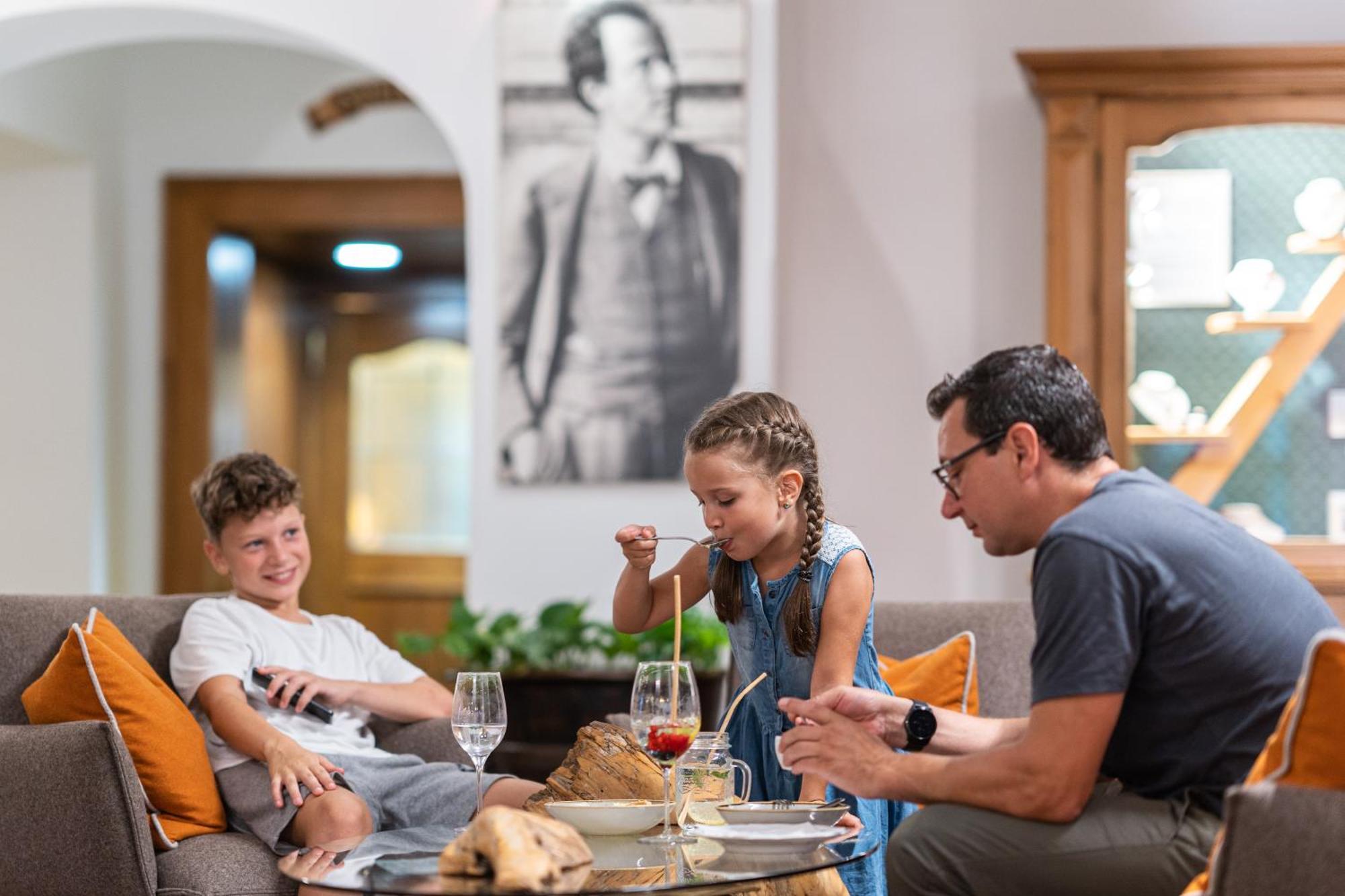 Aktivhotel Foettinger Щайнбах ам Атерзее Екстериор снимка