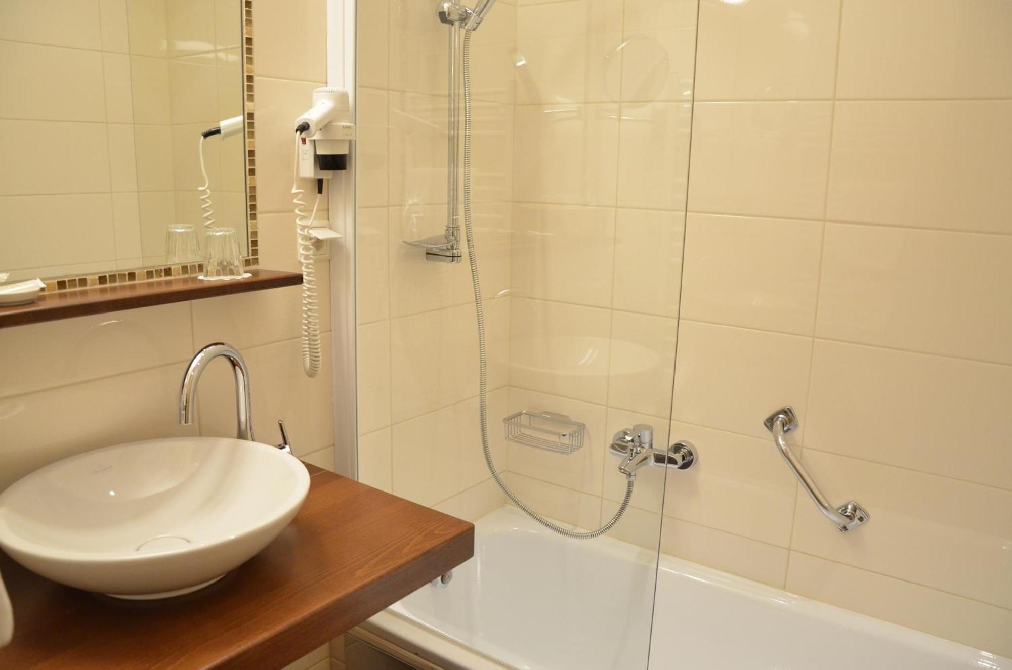 Aktivhotel Foettinger Щайнбах ам Атерзее Стая снимка