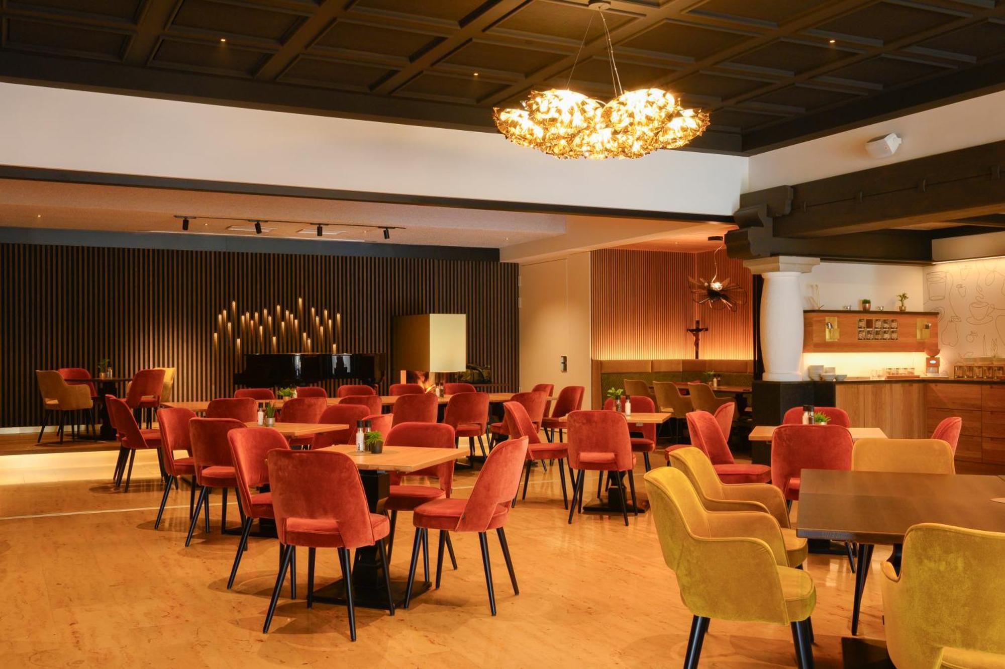 Aktivhotel Foettinger Щайнбах ам Атерзее Екстериор снимка